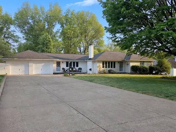 7104 Hogue Rd, Evansville, IN 47712