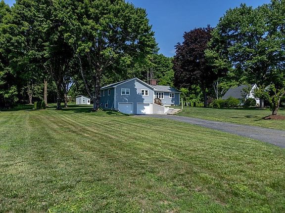 3rd image of 49 Sawmill Plain Rd