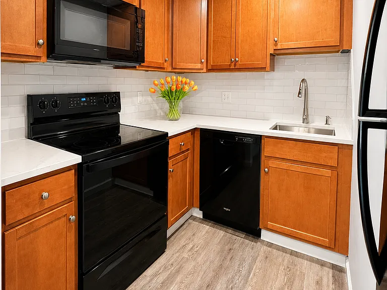 205 Burgundy Hill Ln #205 — Photo 2