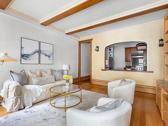 2nd image of 35 W 82nd St APT 2B