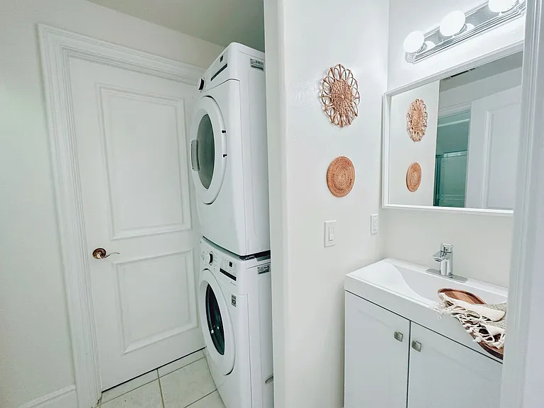2498 Birchwood Way #2 — Photo 8