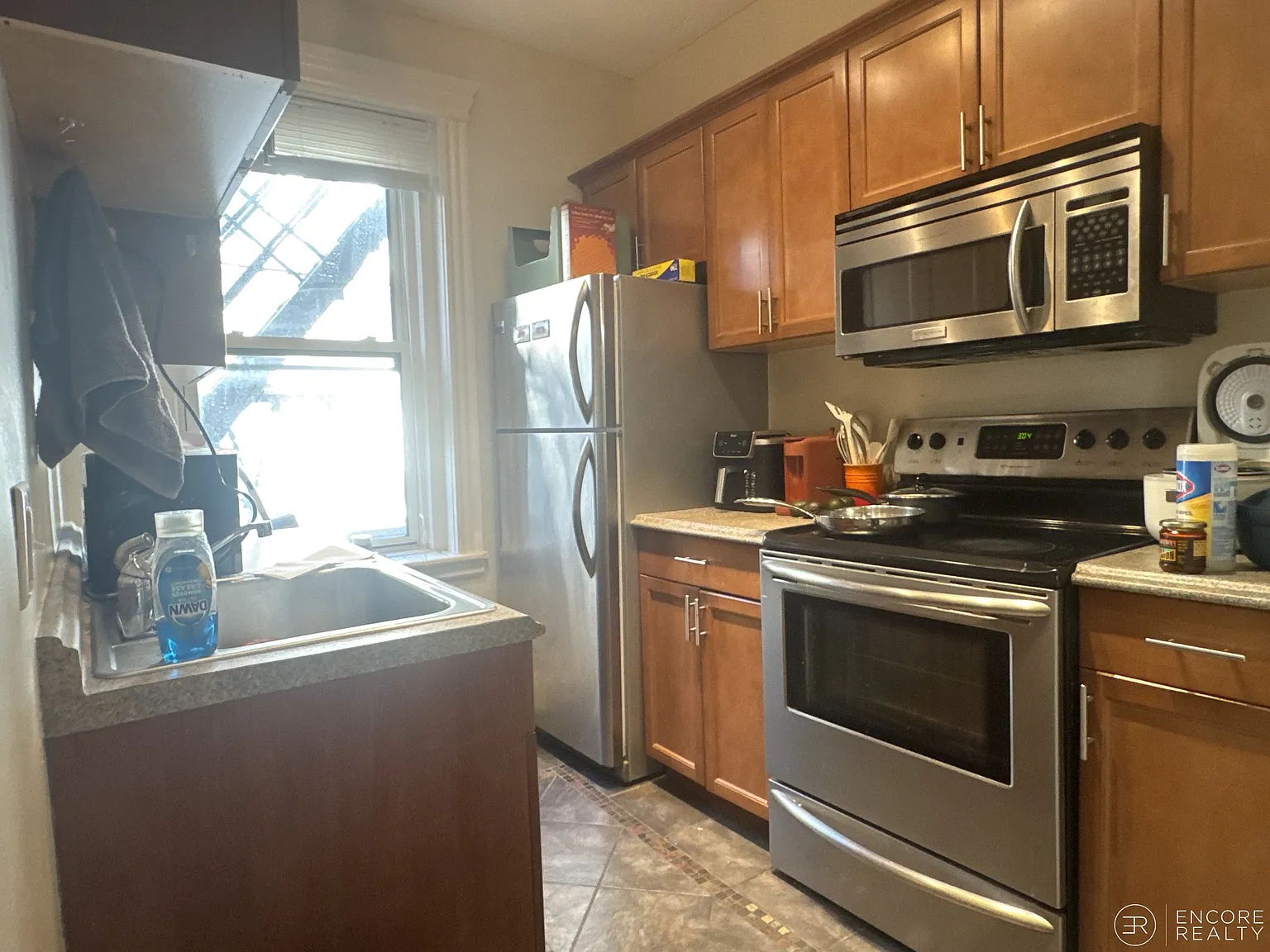 2 bed, 850 sqft, $3,450 — Photo 1
