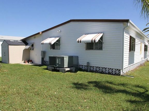 3rd image of 420 Boxwood Dr