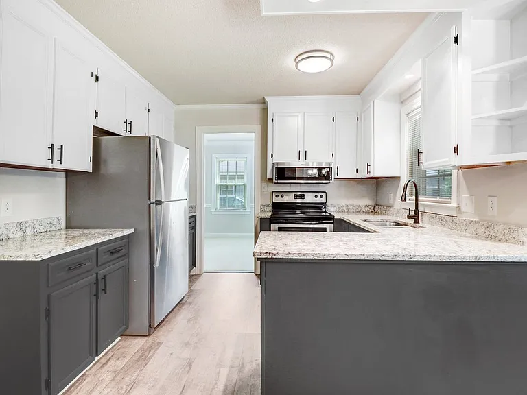 235 S Spence Ave — Photo 19