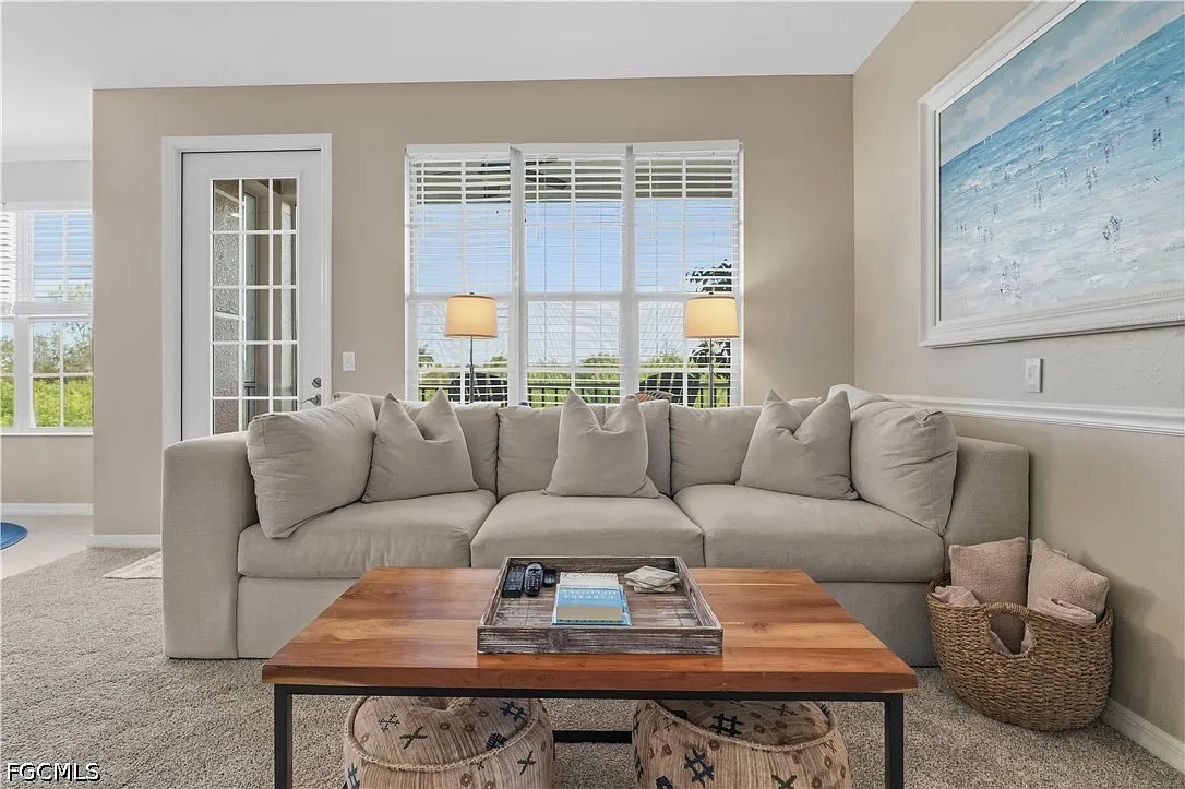 3 bed, 2.0 bath, 1301 sqft, $2,900 — Photo 4
