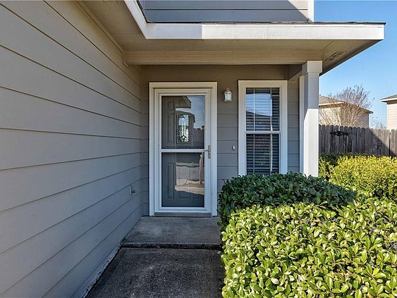 3rd image of 1424 Coriander Dr