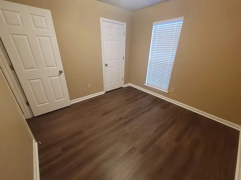 Bedroom 2 pic 2