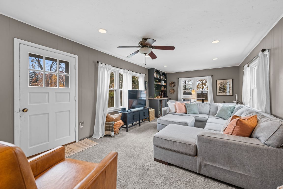 next background image