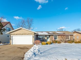 50 Walpole Rd, Elk Grove Village, IL 60007