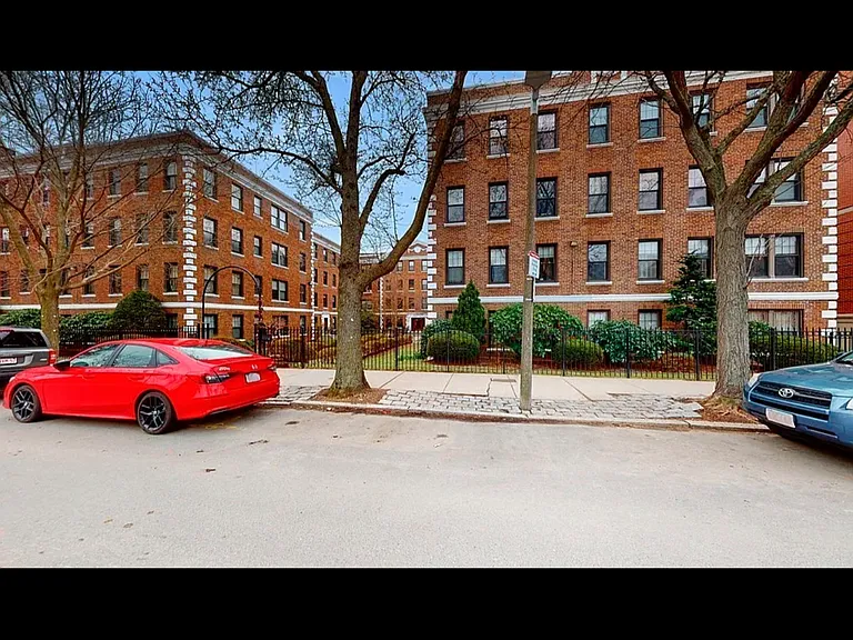 66 Queensberry St #119 — Photo 13