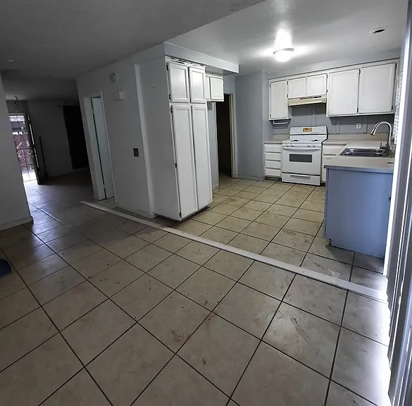 7977 Pinehurst Dr — Photo 3