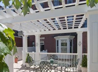 542 Massachusetts Ave #1B, Boston, MA 02118