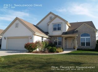 2931 Tanglewood Dr, Waukesha, WI 53189