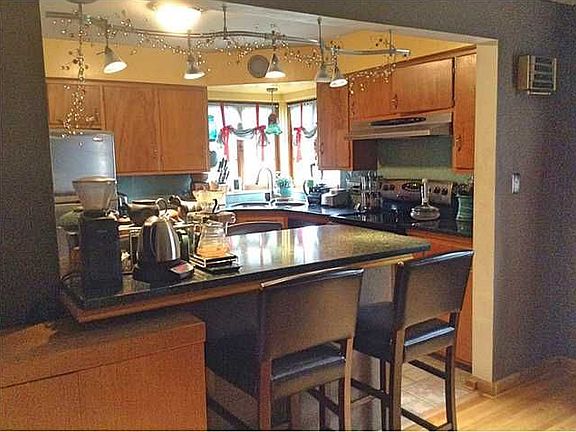 4th image of 2832 Densmore Dr
