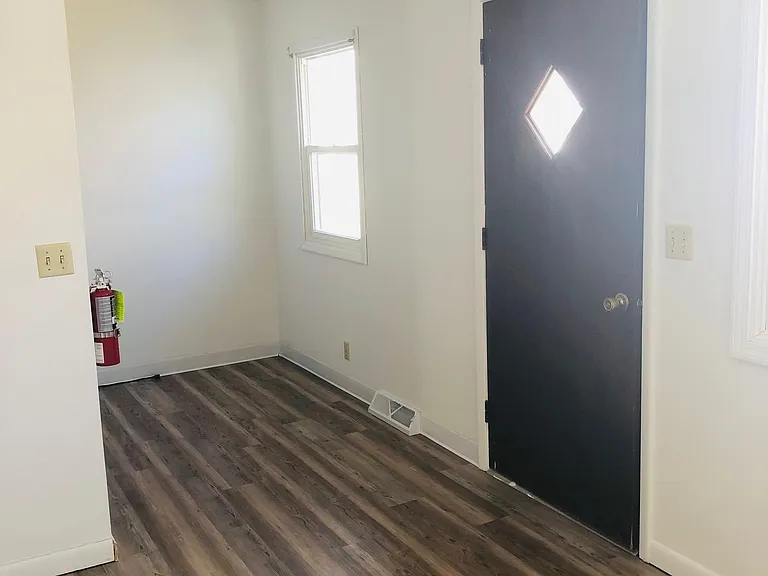 321 N Main St #3 — Photo 5