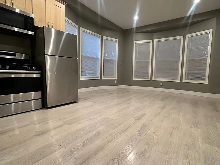 1131 Warren St & 1524 Willow - 1534 Willow #D — Photo 5