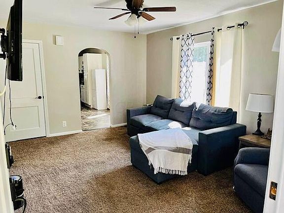 3rd image of 831 Wintermute Ave
