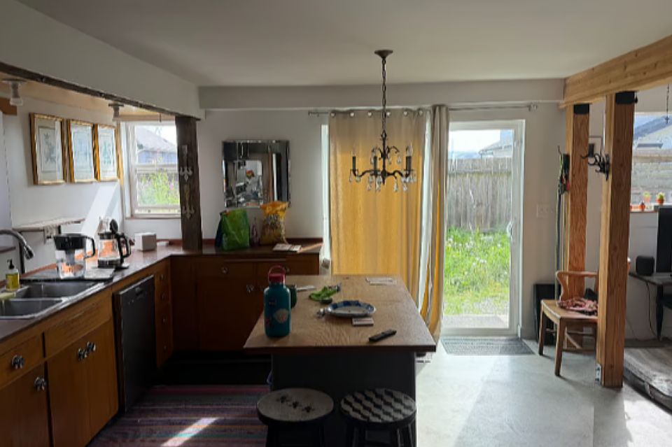 2nd image of 3308 31st Ave SW #B