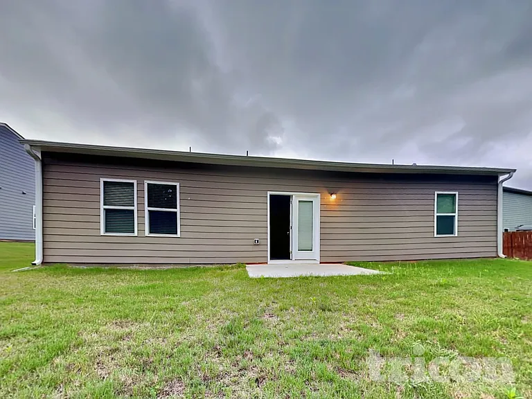 105 Sinclair Way — Photo 16