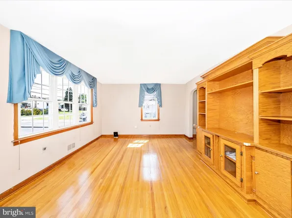 3707 N Point Rd, Baltimore, MD 21222