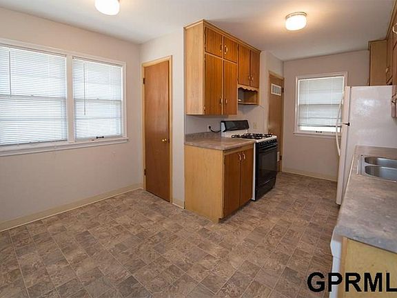 4th image of 3302 S 32nd Ave