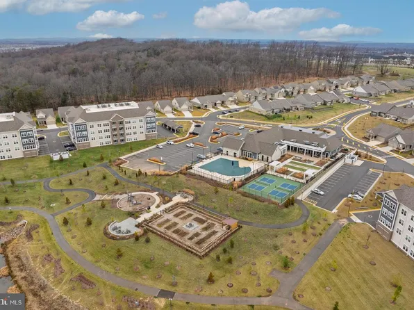 21841 Hawksbill High Cir, Sterling, VA 20164