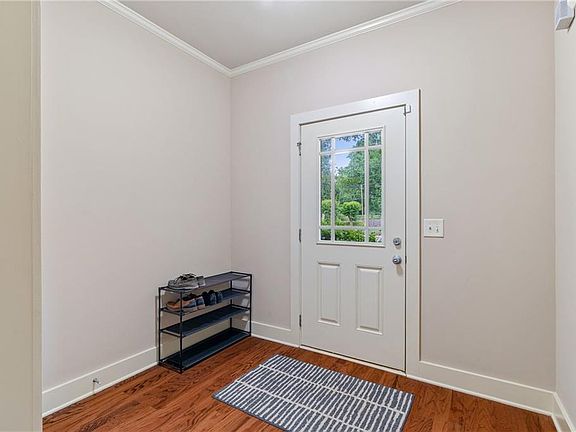 4th image of 1100 N Village Dr