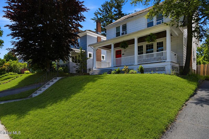 3rd image of 42 Brookline Avenue