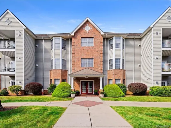 60 Cassandra Boulevard #203, West Hartford, CT 06107