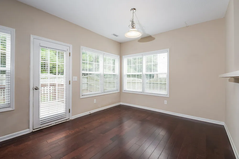 3 bed, 2.5 bath, 2072 sqft, $3,080 — Photo 4