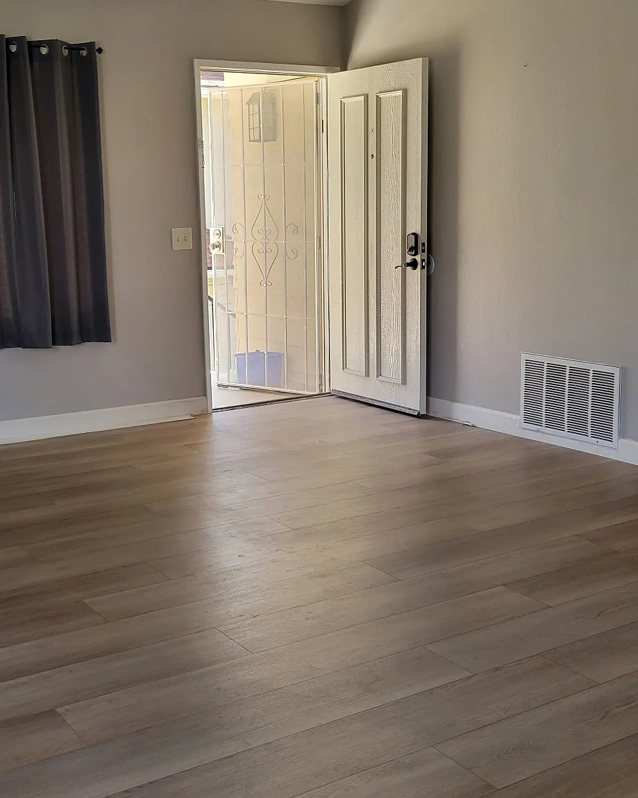 2 bed, 877 sqft, $2,700 — Photo 4