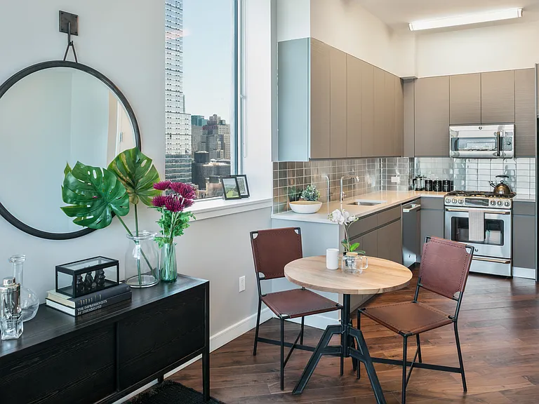 507 W 28th St #28C — Photo 3