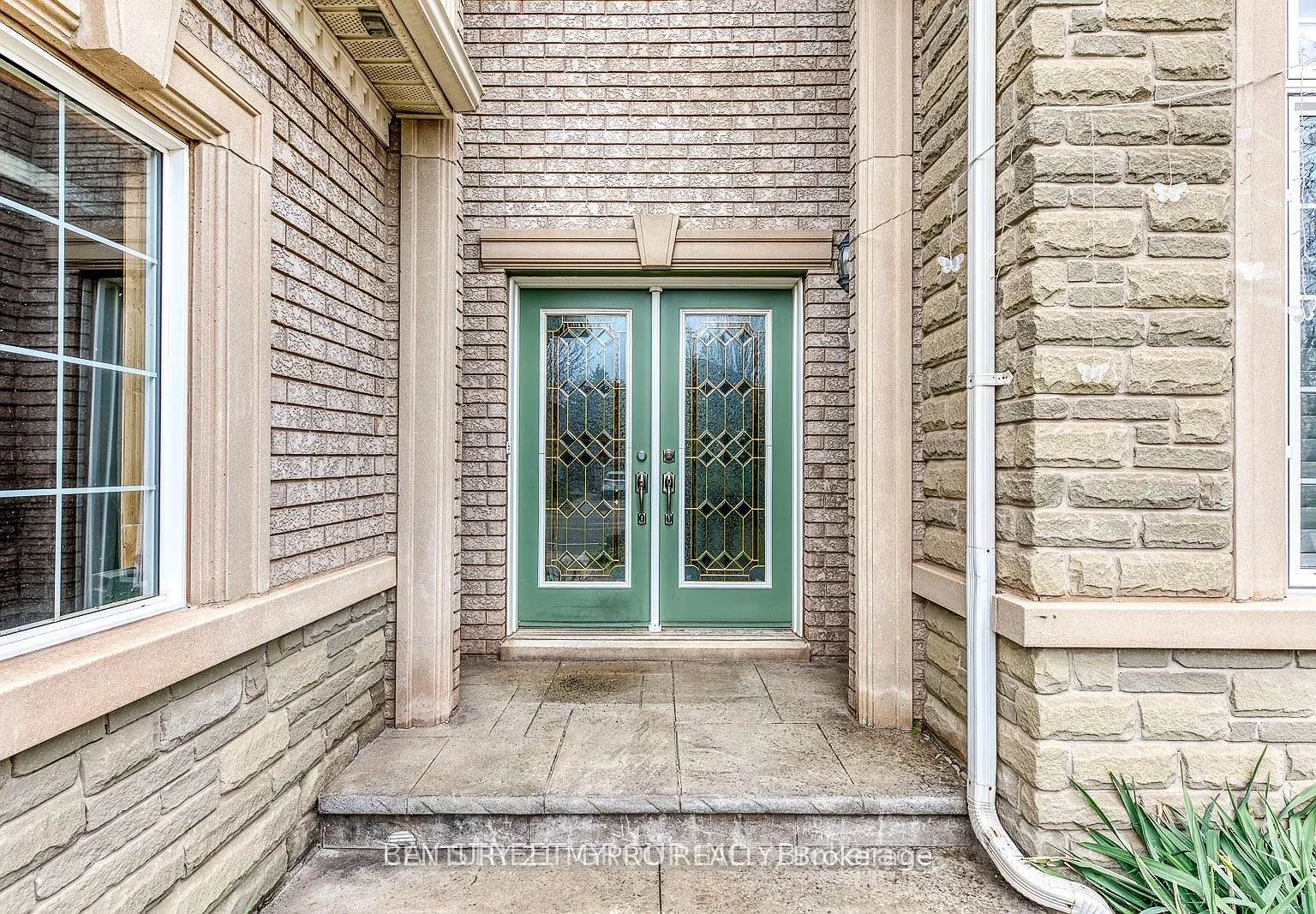 5 bed, $5,500 — Photo 2