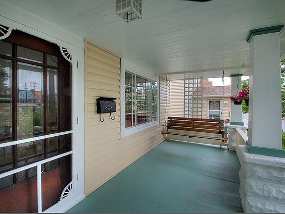 4th image of 1420 Gridley St
