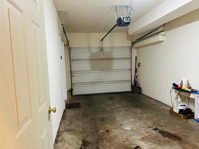 3383 Whitney Ave #C-A — Photo 4