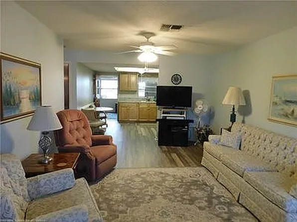 26 W Raymond St, Avon Park, FL 33825