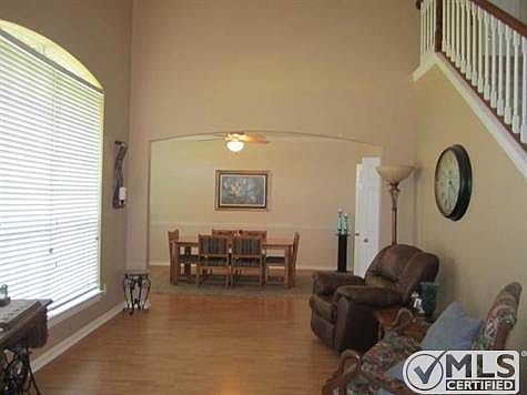4th image of 3109 Bluewood Dr