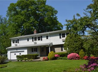 11 Gerada Ln, New Rochelle, NY 10804