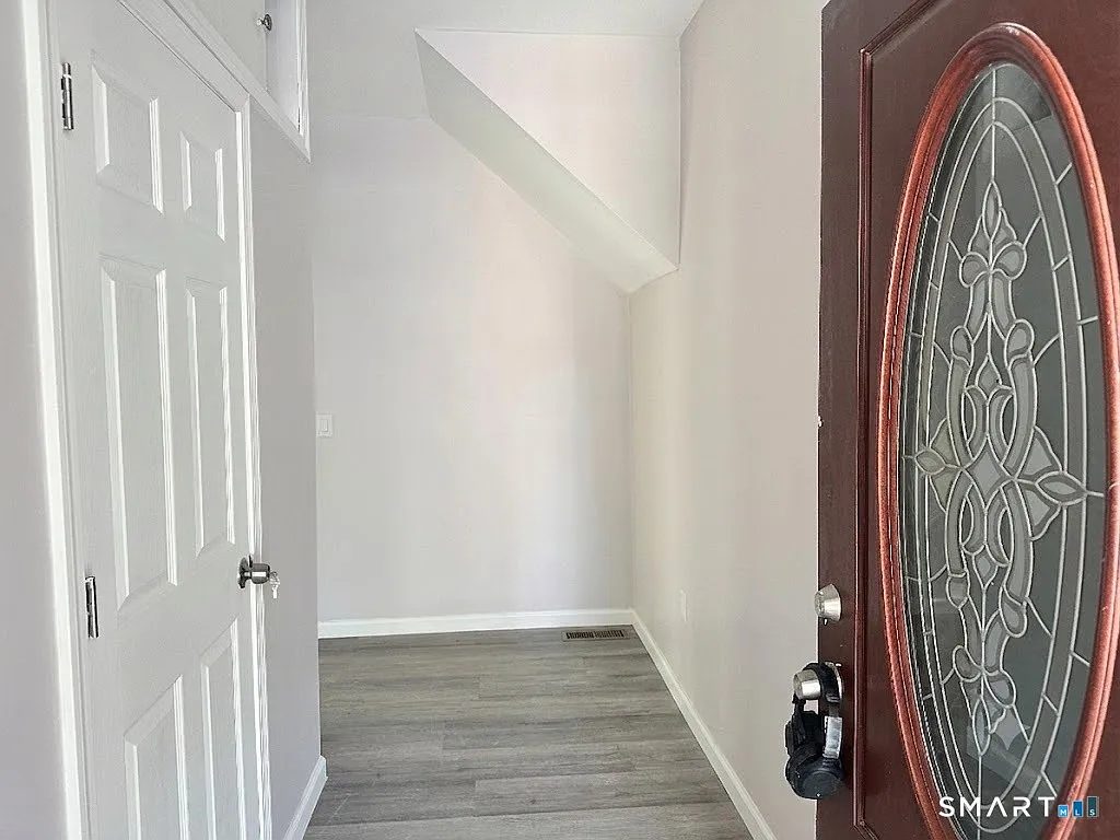 3 bed, 1.0 bath, 3688 sqft, $3,036 — Photo 2