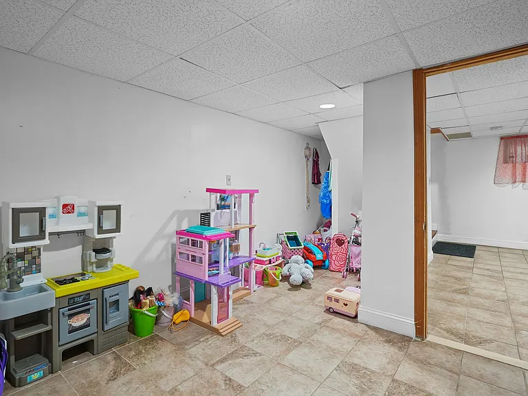164 Hadley St #1 — Photo 30