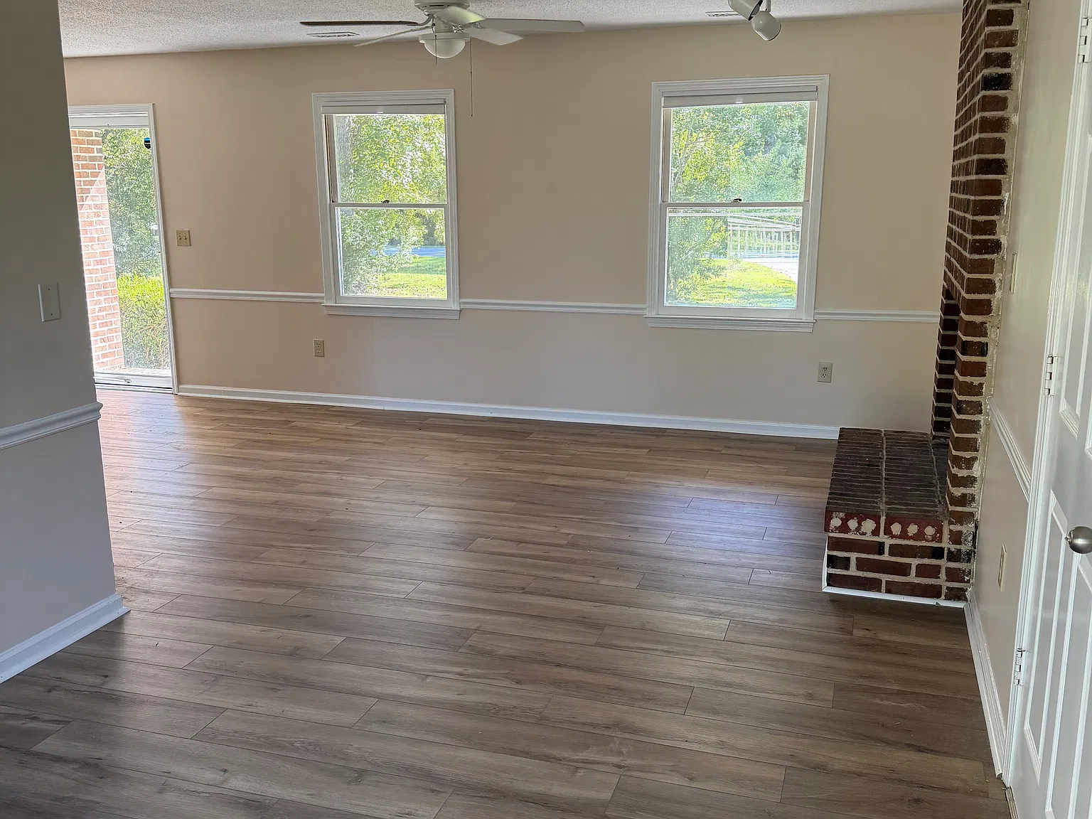 3 bed, 1318 sqft, $1,925 — Photo 3