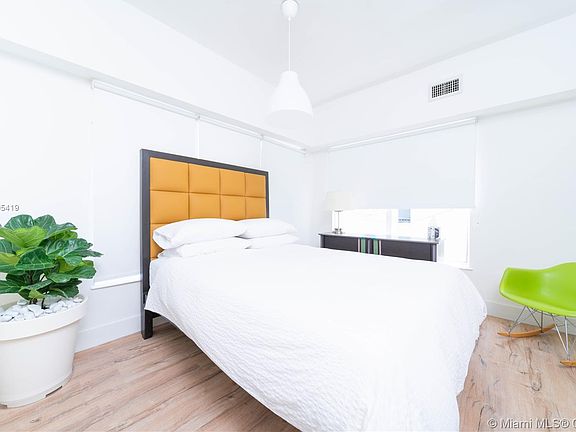 5th image of 227 1st St #5
