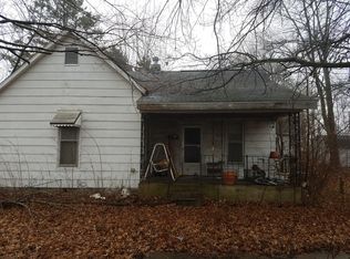 120 N Walnut St, Windsor, IL 61957
