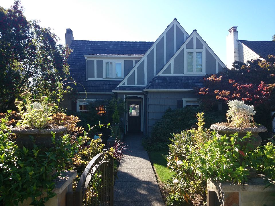 2nd image of 3835 43rd Ave NE