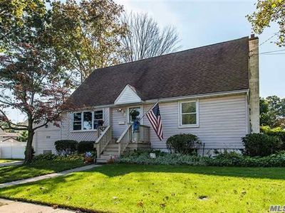 330 Michigan Ave, Massapequa Park, NY, 11762