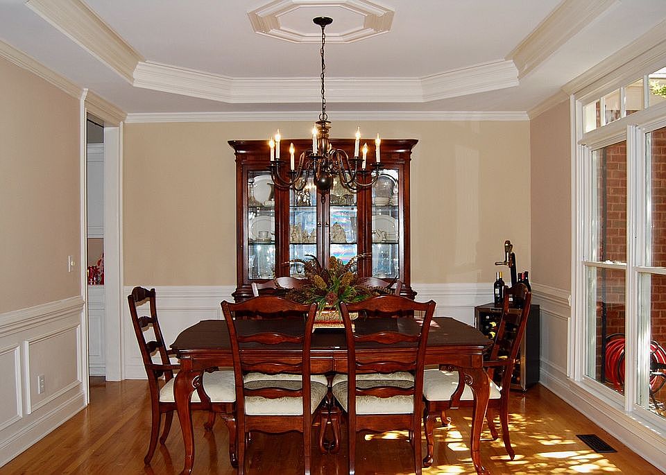 Newly updated Dining Room!