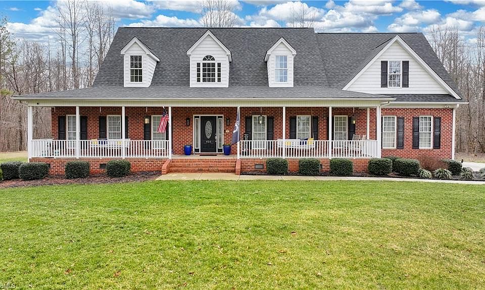 1st image of 406 Creek Mill Ct