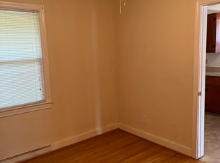 823 Hampton Rd, Petersburg, VA 23805