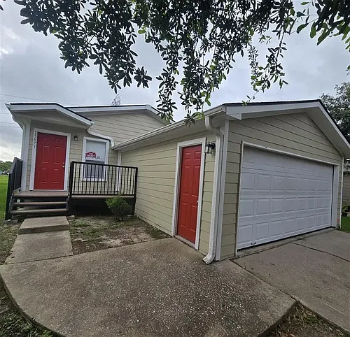 15871 Clarke Springs Dr #15871C Photo 1