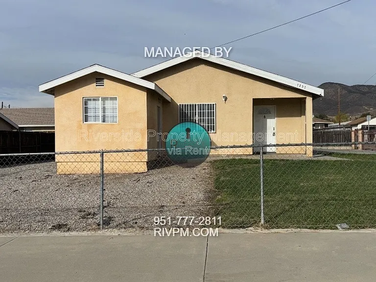 7257 Wakefield Ct — Photo 3